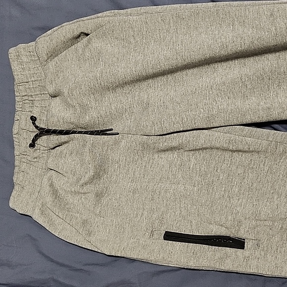 Gray sweatpants, size xs - Picture 2 of 4